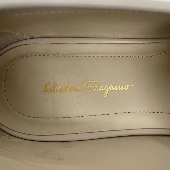 Salvatore Ferragamo Gancini Lug Sole Leather Loafers Beige Size 8.5C - Picture 12 of 16